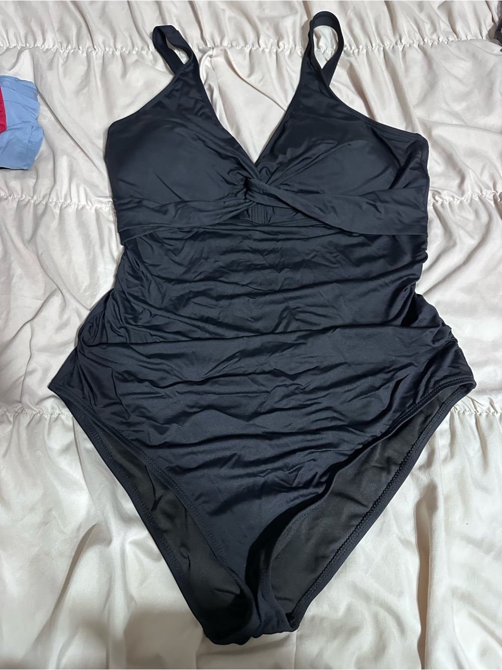 New women’s Flattering Black Twist-Front One-Piece Swimsuit size xxl